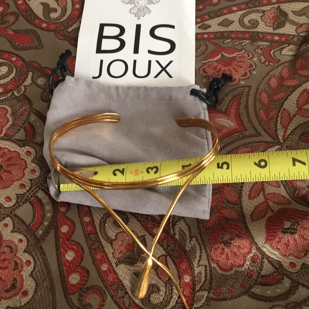 Collar necklace